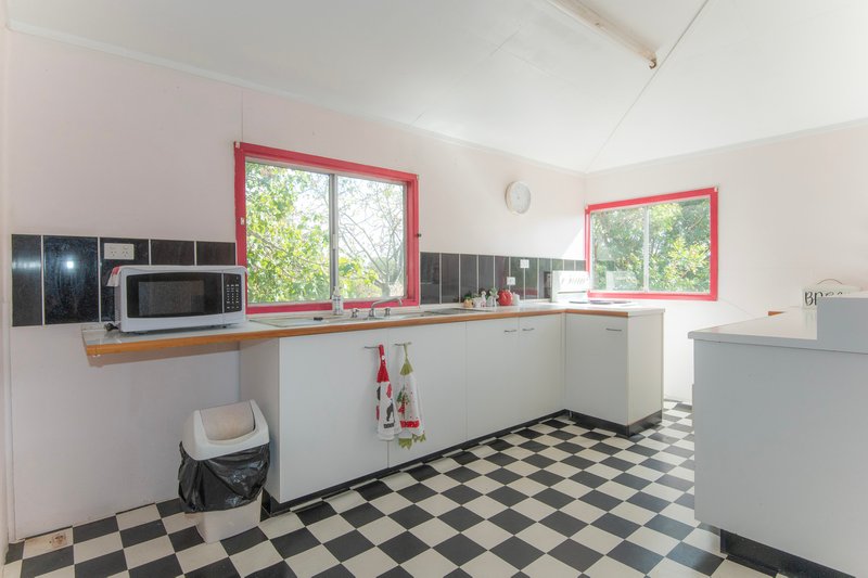 Photo - 2 East Street, Wowan QLD 4702 - Image 2