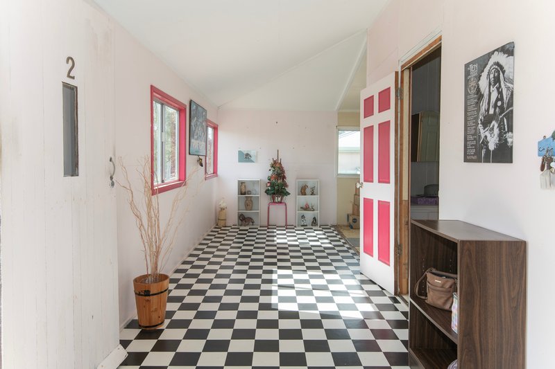 Photo - 2 East Street, Wowan QLD 4702 - Image 5