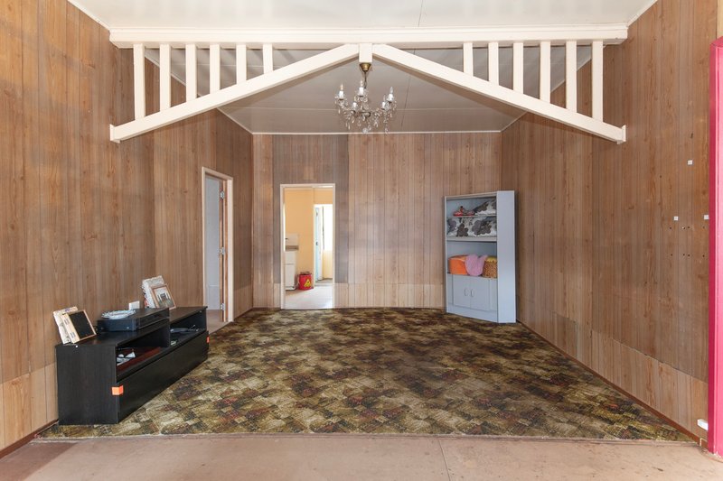 Photo - 2 East Street, Wowan QLD 4702 - Image 6