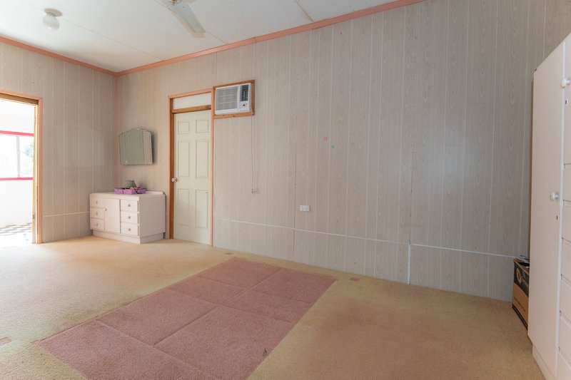Photo - 2 East Street, Wowan QLD 4702 - Image 10