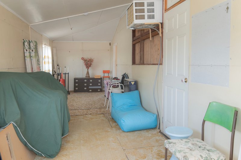 Photo - 2 East Street, Wowan QLD 4702 - Image 12