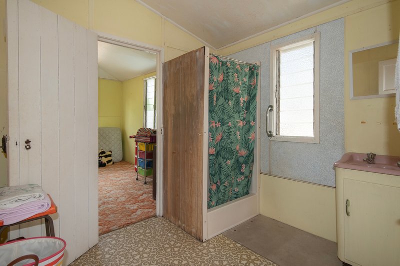 Photo - 2 East Street, Wowan QLD 4702 - Image 13