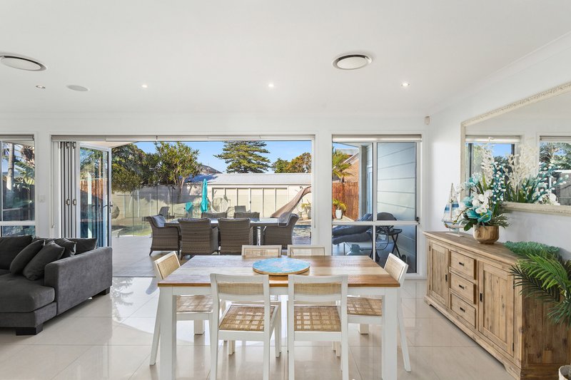 Photo - 2 Eastern Avenue, Shellharbour NSW 2529 - Image 6