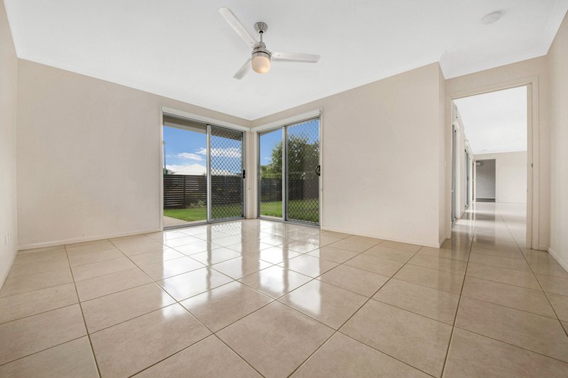 Photo - 2 Eccles Close, Kirkwood QLD 4680 - Image 5