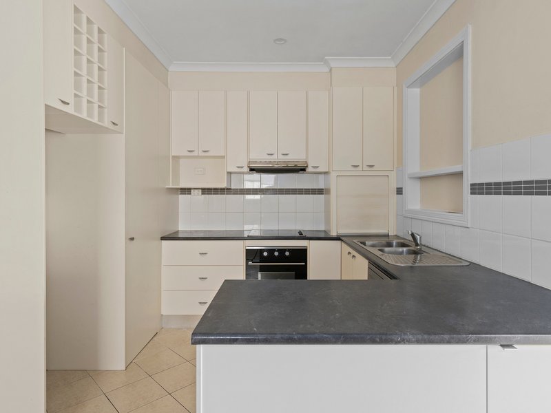 Photo - 2 Edward Street, Benalla VIC 3672 - Image 6