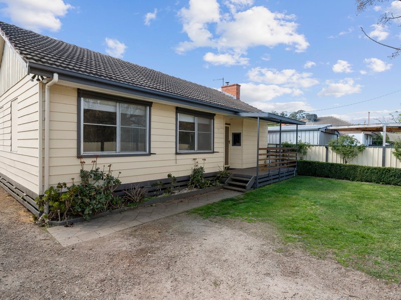 Photo - 2 Edward Street, Benalla VIC 3672 - Image 12