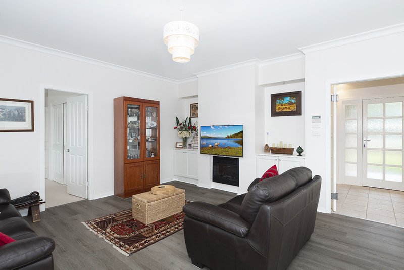 Photo - 2 Edward Street, Fennell Bay NSW 2283 - Image 6