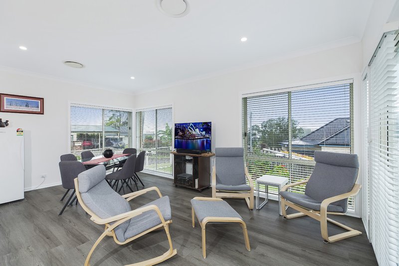 Photo - 2 Edward Street, Fennell Bay NSW 2283 - Image 7