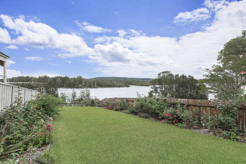 Photo - 2 Edward Street, Fennell Bay NSW 2283 - Image 8