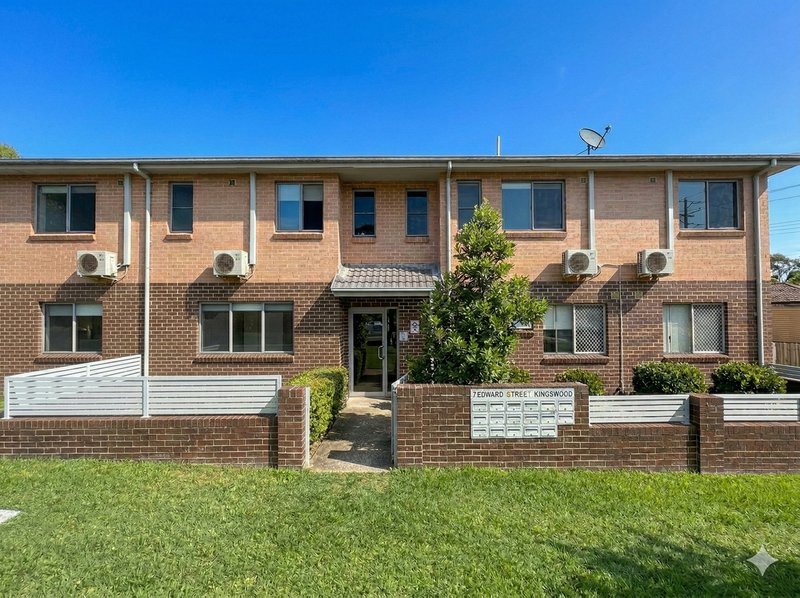 Photo - 2 Edward Street, Kingswood NSW 2747 - Image 3