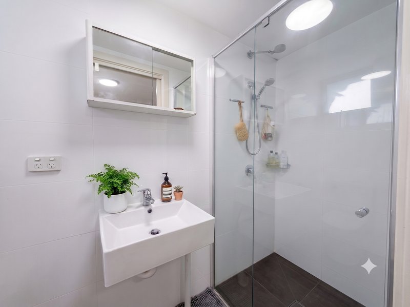 Photo - 2 Edward Street, Kingswood NSW 2747 - Image 4