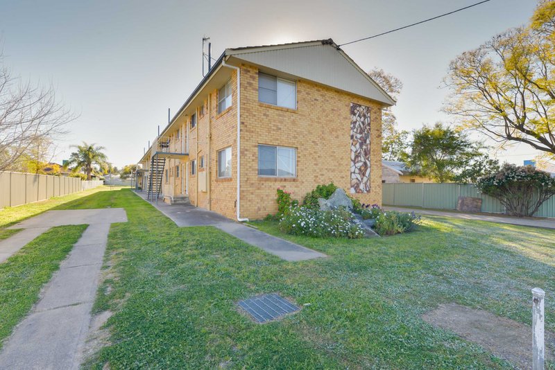 Photo - 2 Edward Street, Tamworth NSW 2340 - Image 3