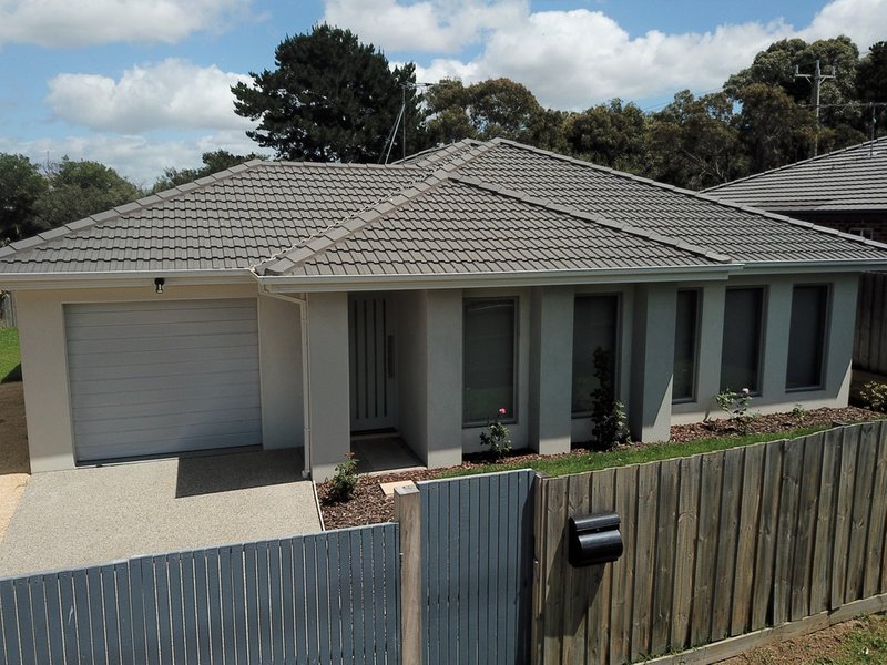 2 Edwards Point Road, St Leonards VIC 3223