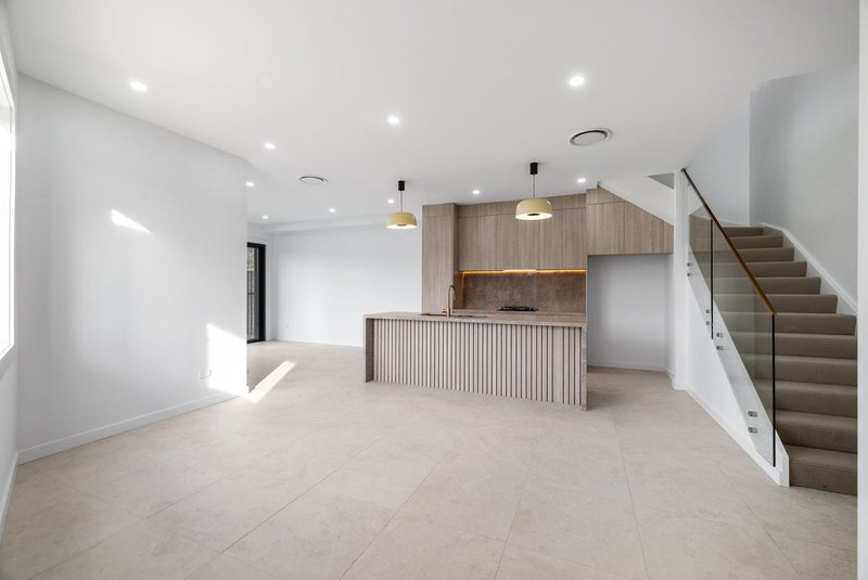 Photo - 2 Eighteenth Avenue, Austral NSW 2179 - Image 5