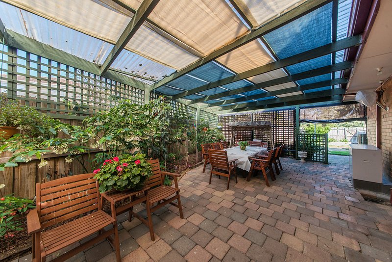 Photo - 2 Eildon Drive, Keysborough VIC 3173 - Image 6