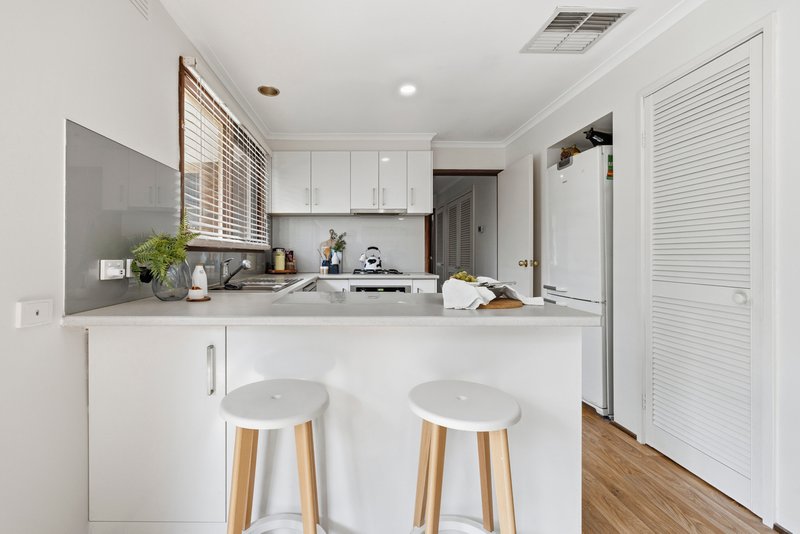 Photo - 2 El Greco Court, Scoresby VIC 3179 - Image 10