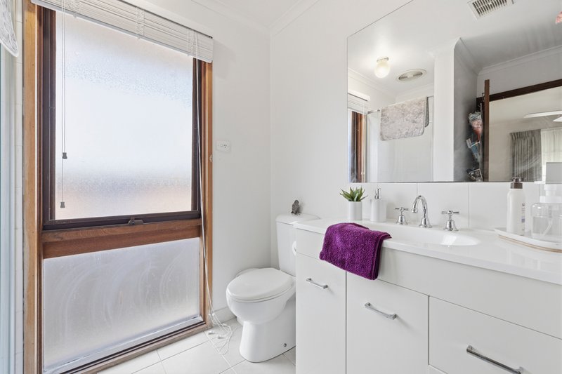Photo - 2 El Greco Court, Scoresby VIC 3179 - Image 18