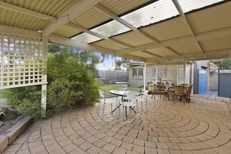 Photo - 2 Eldan Drive, Werribee VIC 3030 - Image 3