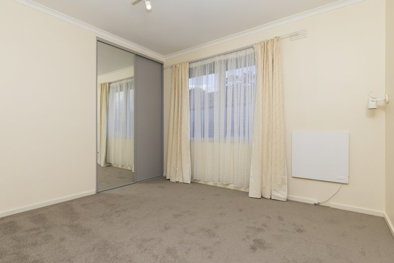 Photo - 2 Eldan Drive, Werribee VIC 3030 - Image 7