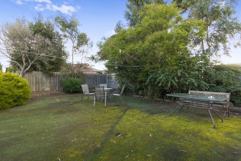 Photo - 2 Eldan Drive, Werribee VIC 3030 - Image 11