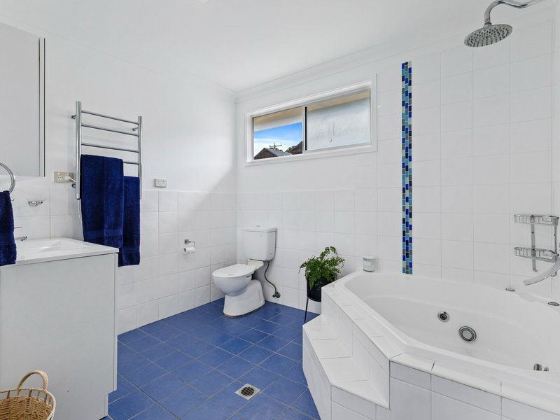 Photo - 2 Elidge Crescent, Belmont North NSW 2280 - Image 6