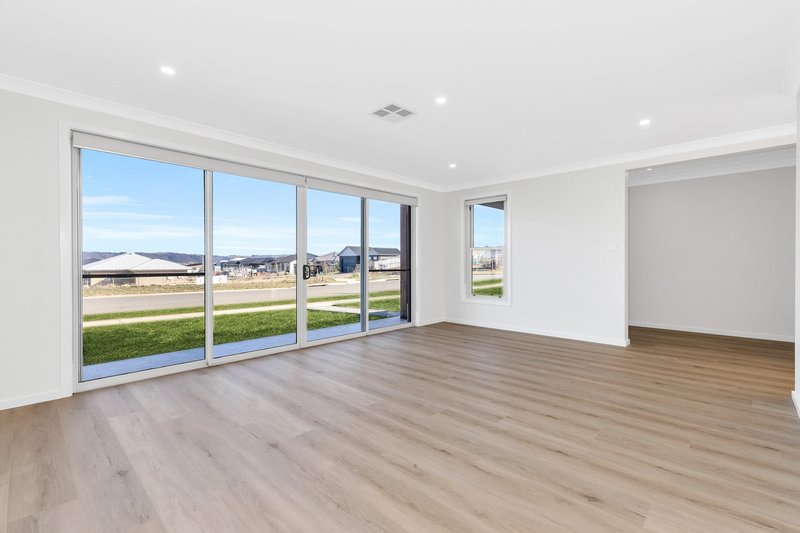 Photo - 2 Ellen Street, Bungendore NSW 2621 - Image 6