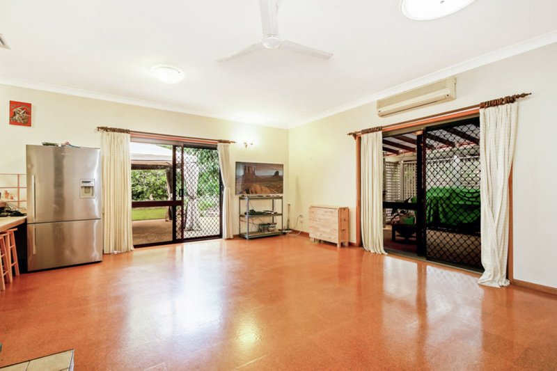 Photo - 2 Elm Drive, Murrumba Downs QLD 4503 - Image 5