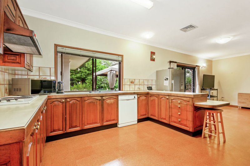 Photo - 2 Elm Drive, Murrumba Downs QLD 4503 - Image 7