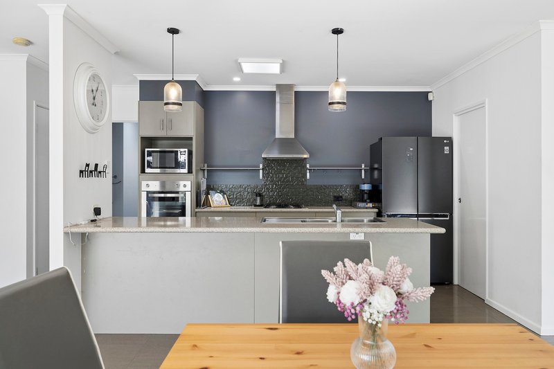 Photo - 2 Elmore Street, Ormeau QLD 4208 - Image 10