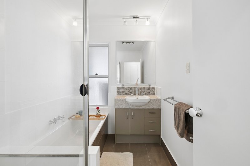 Photo - 2 Elmore Street, Ormeau QLD 4208 - Image 16