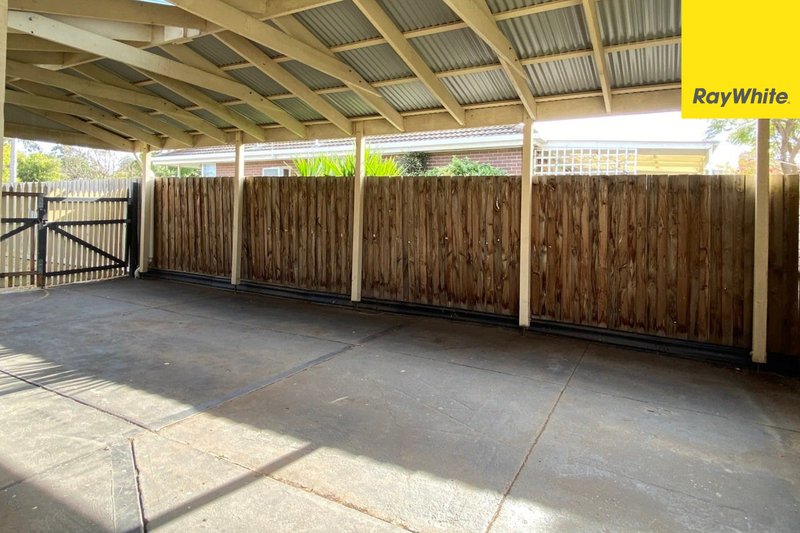 Photo - 2 Emil Court, Melton VIC 3337 - Image 6