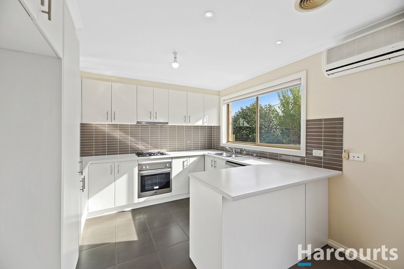 Photo - 2 Emma Close, Drouin VIC 3818 - Image 4