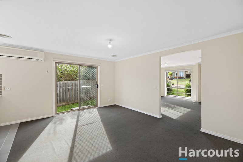 Photo - 2 Emma Close, Drouin VIC 3818 - Image 5