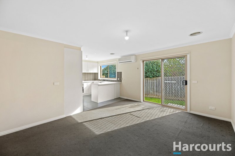 Photo - 2 Emma Close, Drouin VIC 3818 - Image 6