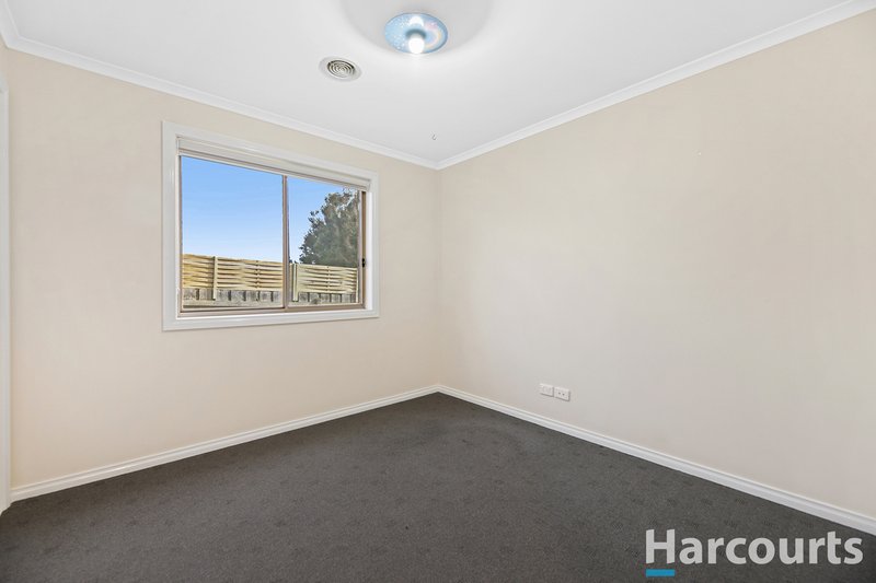 Photo - 2 Emma Close, Drouin VIC 3818 - Image 7