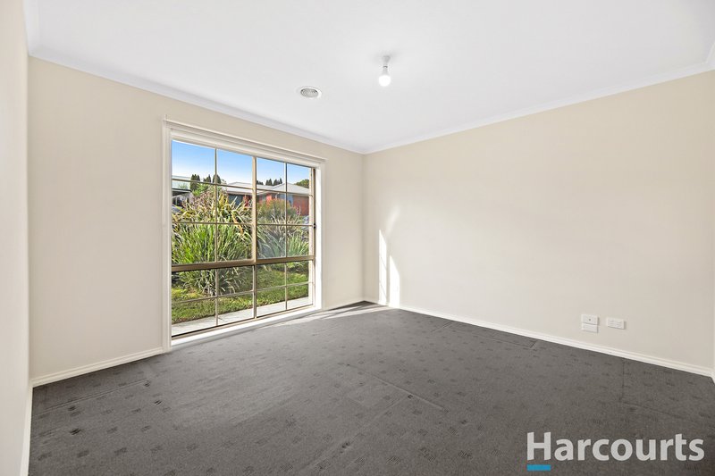 Photo - 2 Emma Close, Drouin VIC 3818 - Image 11