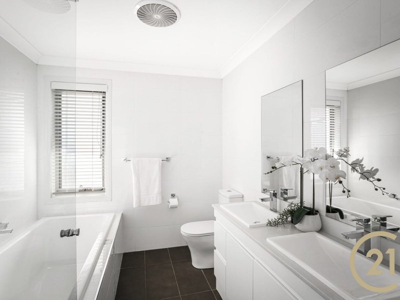 Photo - 2 Emperor Avenue, The Ponds NSW 2769 - Image 13