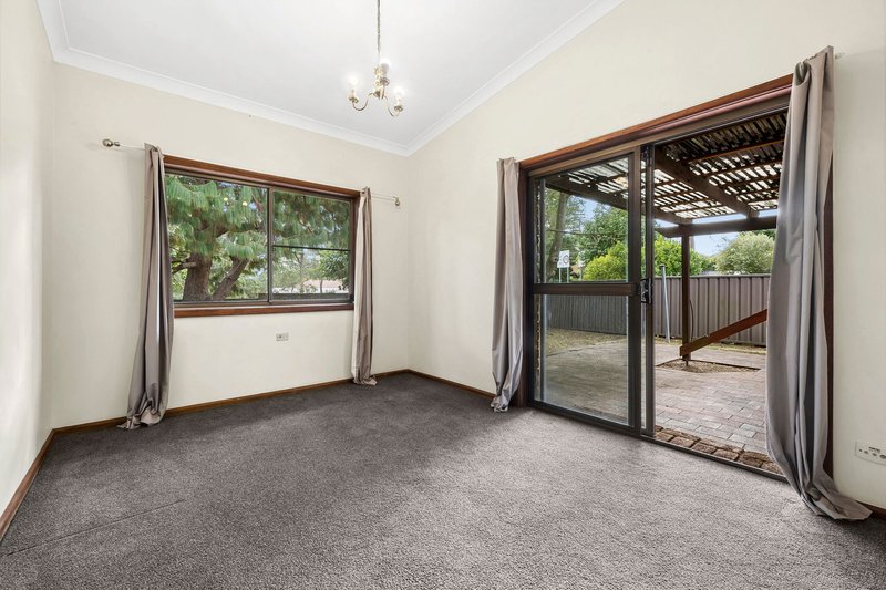 Photo - 2 Emperor Place, Forestville NSW 2087 - Image 3