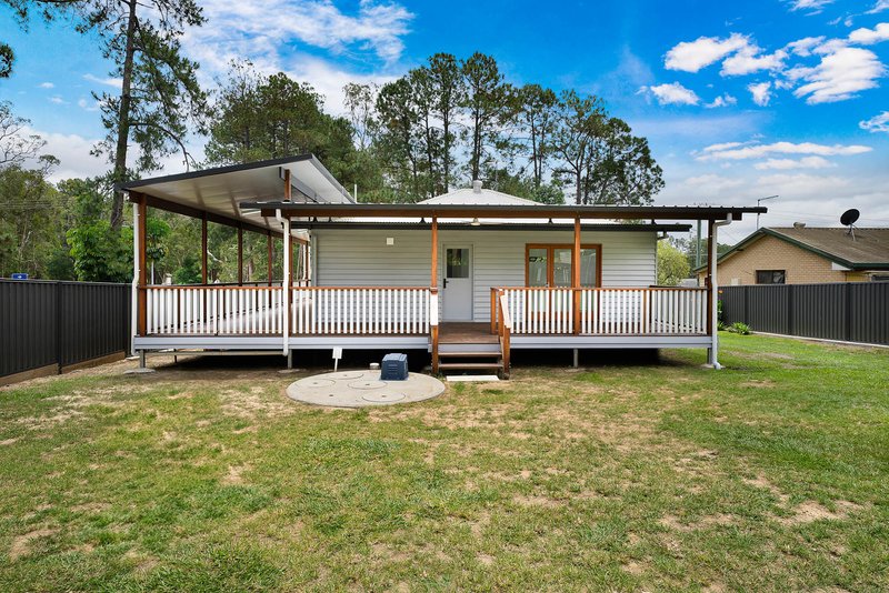 Photo - 2 English Street, Elimbah QLD 4516 - Image 6