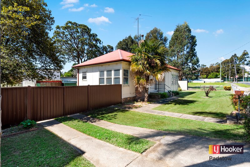 2 Enright Street, East Hills NSW 2213