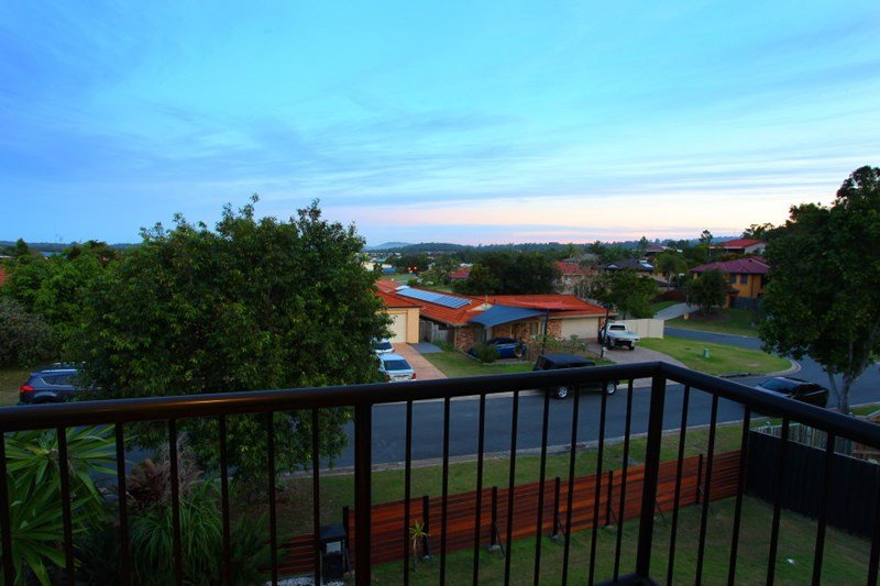 Photo - 2 Equador Court, Pacific Pines QLD 4211 - Image 15