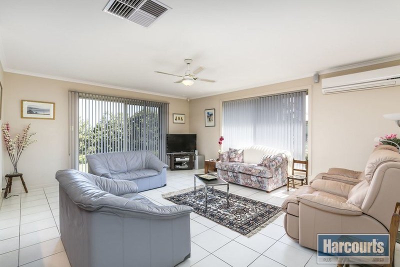 Photo - 2 Erebus Glen, Hallett Cove SA 5158 - Image 4