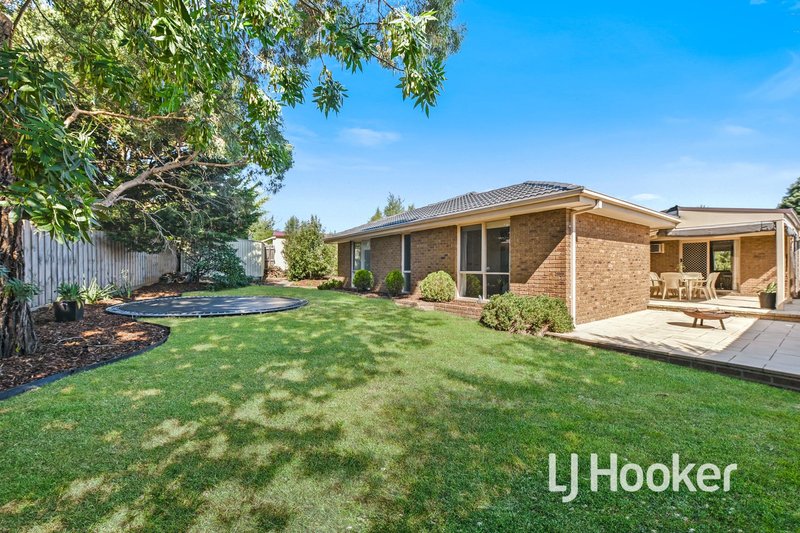 Photo - 2 Erin Court, Hampton Park VIC 3976 - Image 17