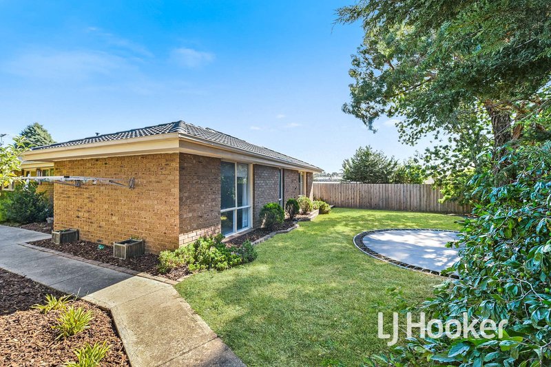 Photo - 2 Erin Court, Hampton Park VIC 3976 - Image 19