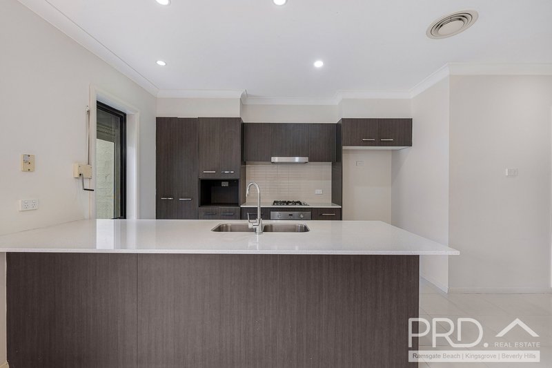 Photo - 2 Esme Lane Parade, Narwee NSW 2209 - Image 3