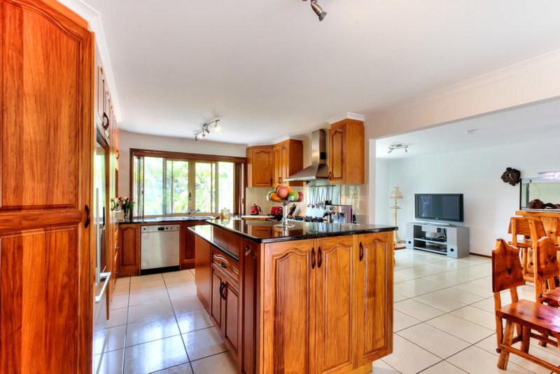 Photo - 2 Essex Close (Dorset Drive) , Springwood QLD 4127 - Image 7