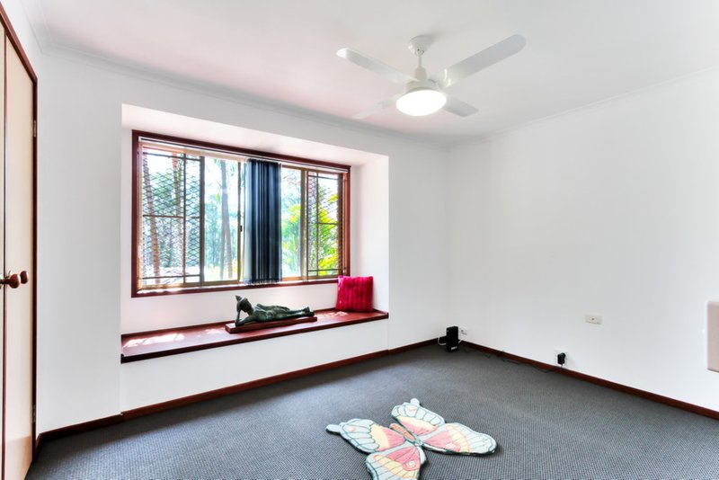 Photo - 2 Essex Close (Dorset Drive) , Springwood QLD 4127 - Image 15