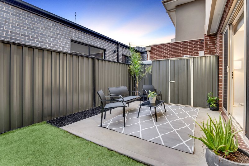 Photo - 2 Esteem Road, Craigieburn VIC 3064 - Image 24