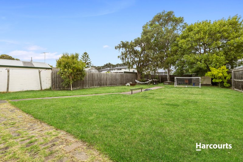 Photo - 2 Eucalypt Court, Corio VIC 3214 - Image 9