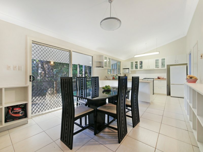 Photo - 2 Eucalyptus Avenue, Varsity Lakes QLD 4227 - Image 2